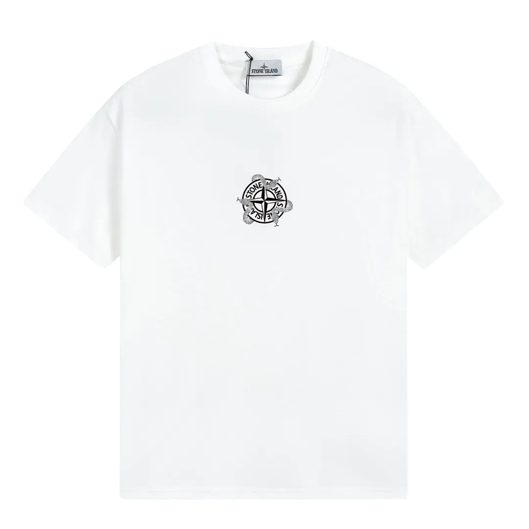 W678#P110💰 2025🆕 Stone lsland/Stone Island New Year of the Snake new logo printed short-sleeved T-shirt ⚠️[Original creation with high control of details] -Made of 260 grams of combed cotton double yarn, soft and comfortable to the touch, sweat-absorbent and breathable. -Simple basic and versatile style, original quality, the first choice for couples. -Made in a large factory, four needles and five threads on the shoulder, neat alignment, high quality workmanship. -Same style for men and women. Very versatile, one piece for everyone, details are clearly visible. Color: Black White Size: M L